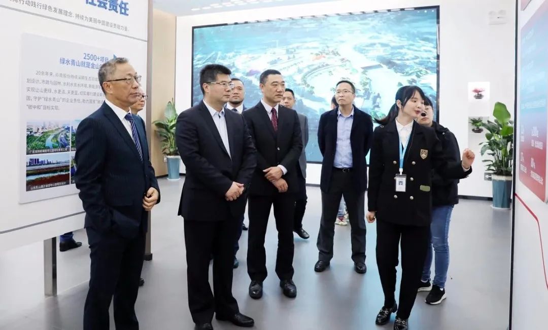 亚投娱乐股份新总部展厅参观.jpg